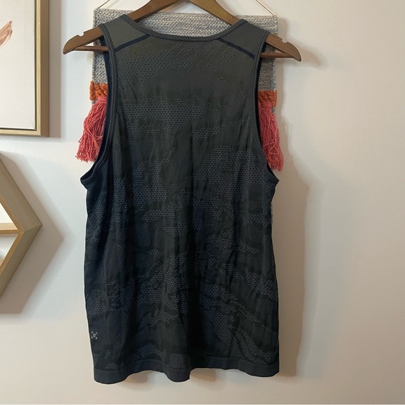 Lululemon Men’s Metal Vent Breathe Tank Medium - Picture 2 of 5